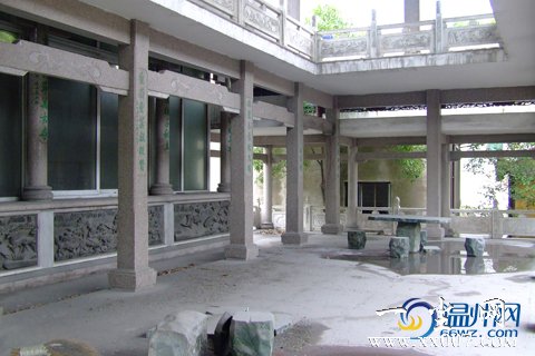 四兄弟花百万元建别墅外形坟墓(组图)