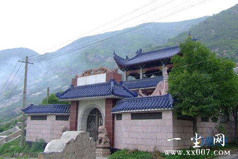 四兄弟花百万元建别墅外形坟墓(组图)